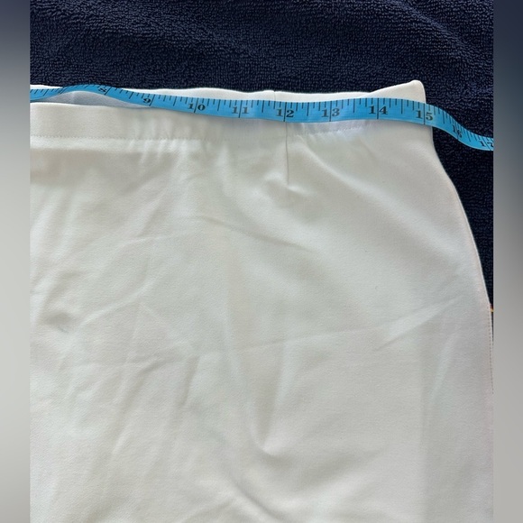 Nike Athletic Skort - White W/Colorful Trim & Side Slits. Like New Size Small - Picture 7 of 8